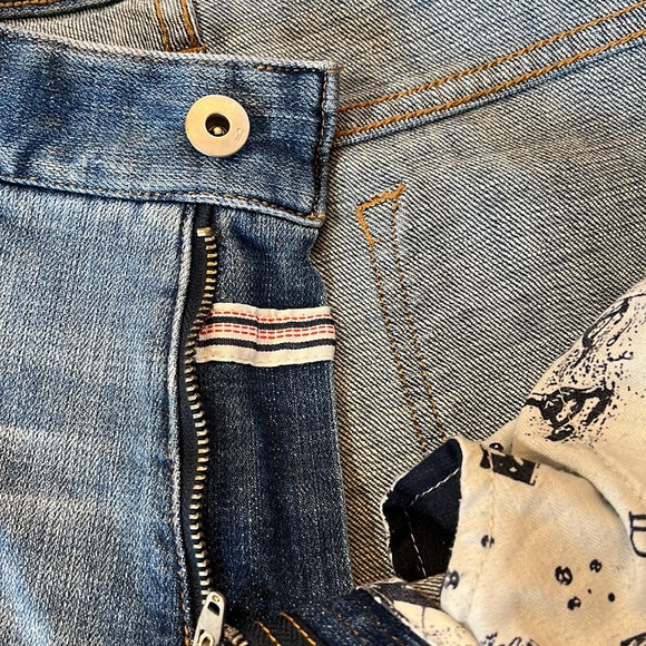 Slim Boyfriend Jeans with detailed fringe - Picture 10 of 12